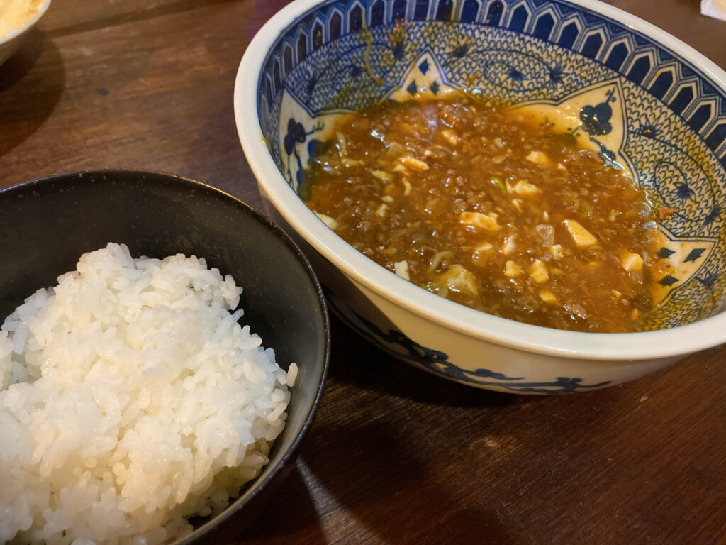 ゆかり食道の麻婆麵とライス