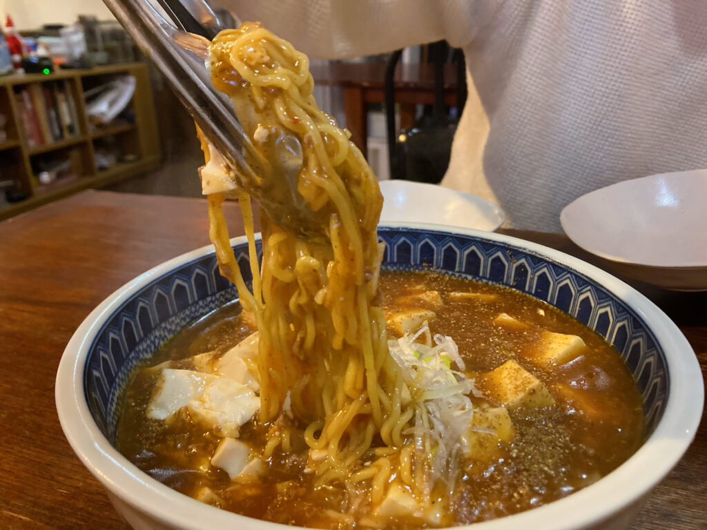 ゆかり食道の麻婆麵