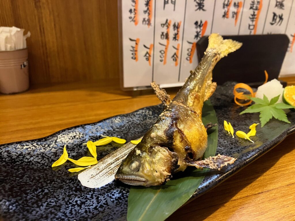 「昼空屋」アユの塩焼き