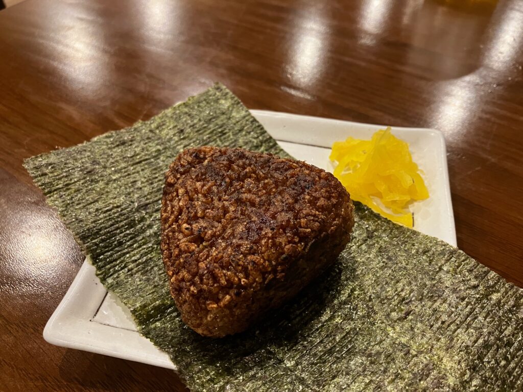 那覇市古島「炉端焼き 八べえ」焼きおにぎり