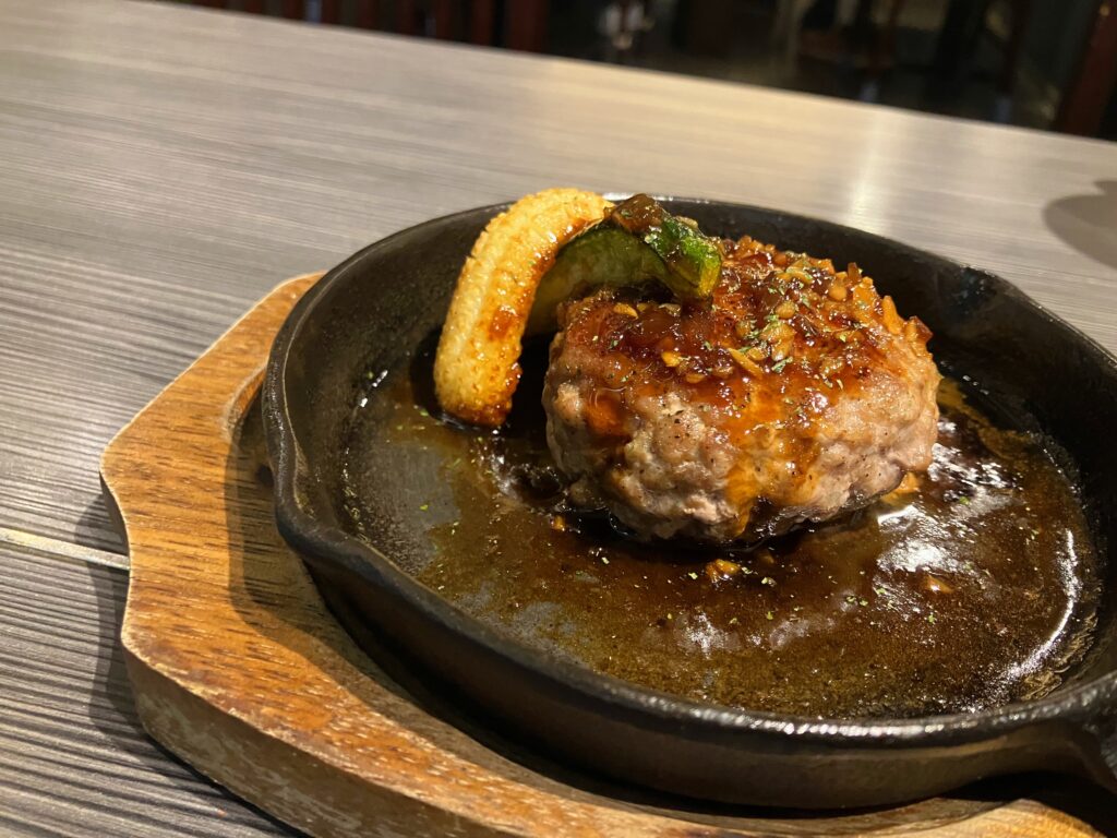 南風原町与那覇「肉処 ししまい」和牛とアグー豚のハンバーグ