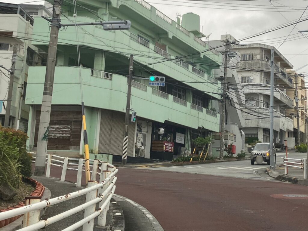 那覇市長田ナンチチャービラ付近