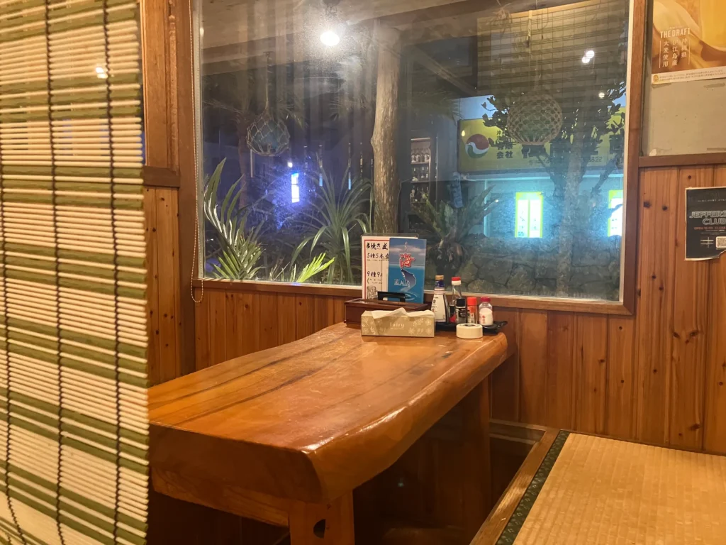 本部町大浜「居酒屋 海」の掘りごたつ席