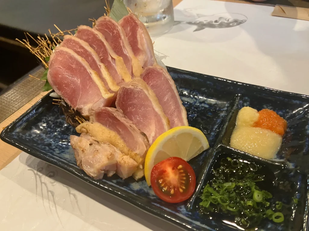 那覇市仲井間「商ん道」の地鶏タタキ